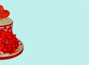 Красный торт на бирюзовом фоне, Тортопедия