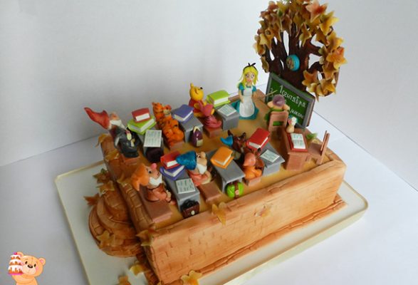 Школьный торт с животными