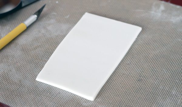 Белый прямоугольник мастики